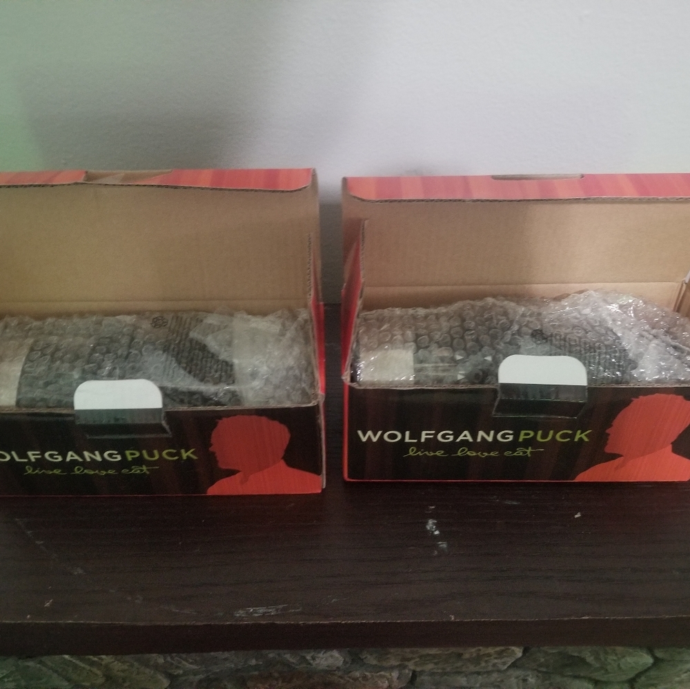 Two Electric salt & pepper shakers Wolfgang puck